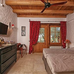 Camera con letto king size